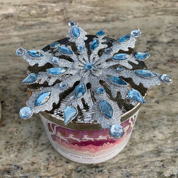 1 Snowflake Candle Magnet Topper - Picture 3 of 16
